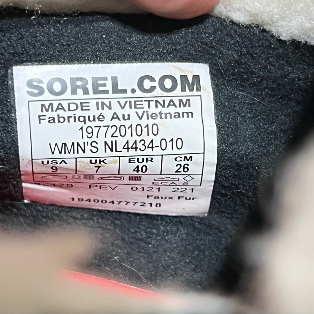 Sorel Out N About lll Conquest Ankle Boots - Picture 9 of 9